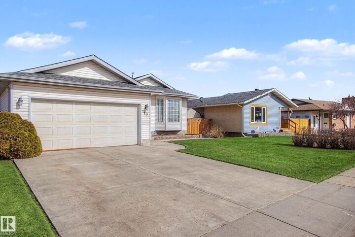 Property Photo: 110 Lunnon Drive AB T0A 1N0