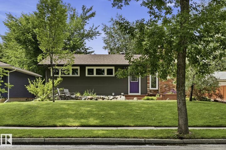 Property Photo: 28 Sunnyside Crescent AB T8N 0J5
