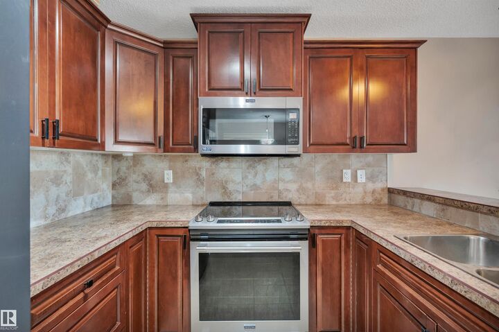 Property Photo: 9511 102 Avenue 40 AB T8R 8C6