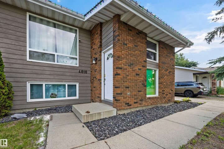 Property Photo:  4810 55 Avenue  AB T4X 1J8 