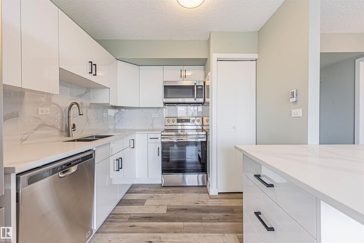 10150 117 Street NW 1705 — photo 1