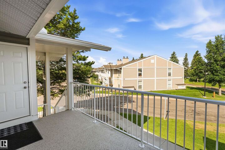 Property Photo: 2204 118 Street NW 64 AB T6J 5K2