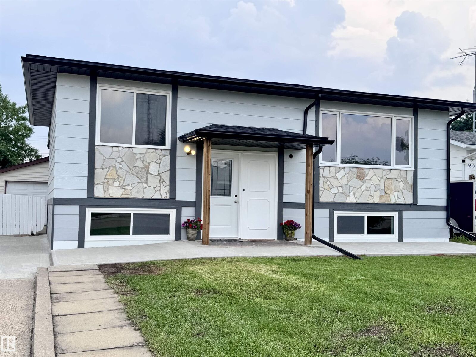 Property Photo:  5606 51 Street  AB T9C 1K9 