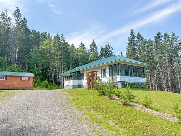 65 Woodland Crescent — photo 1