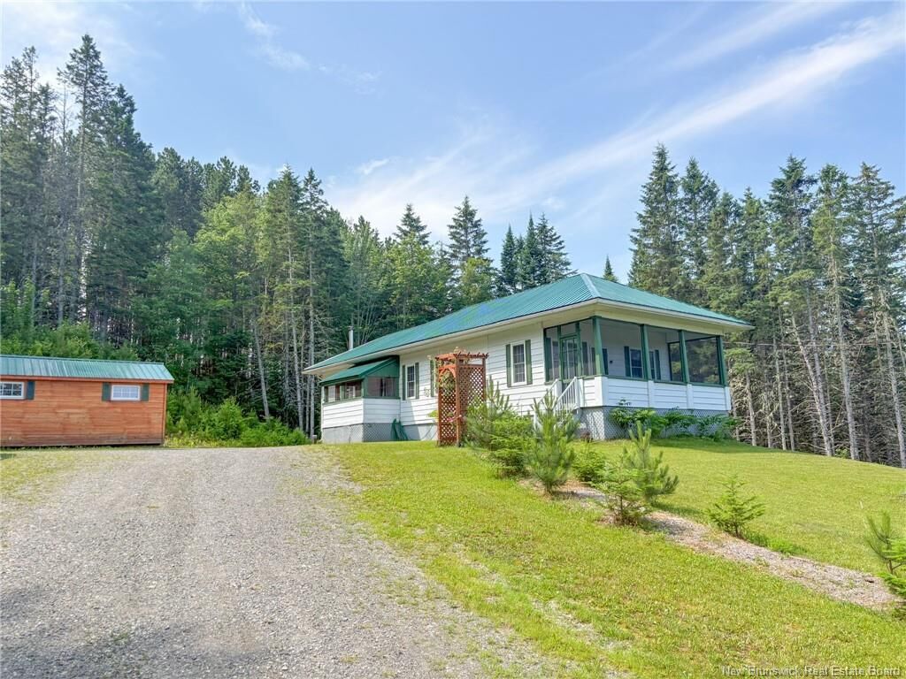 Property Photo:  65 Woodland Crescent  NB E7H 5H2 
