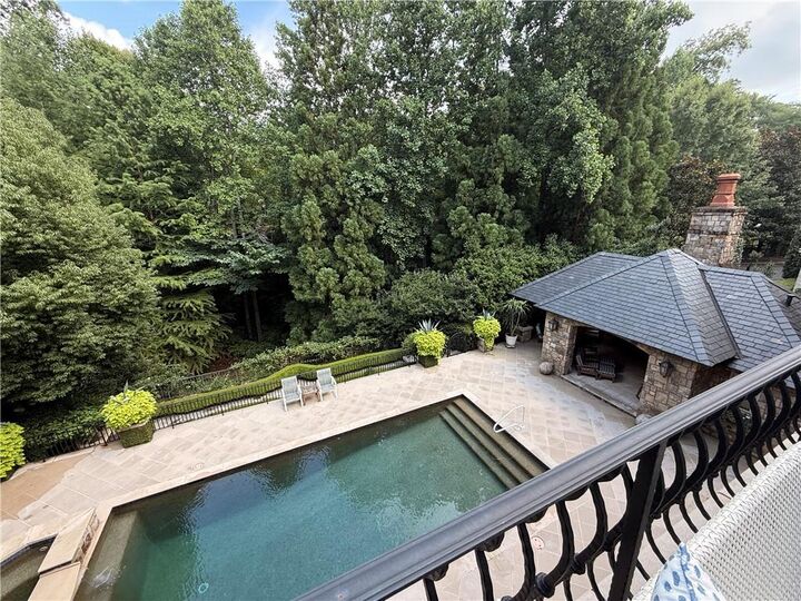 Property Photo: 675 W Paces Ferry, #4 Road NW GA 30327