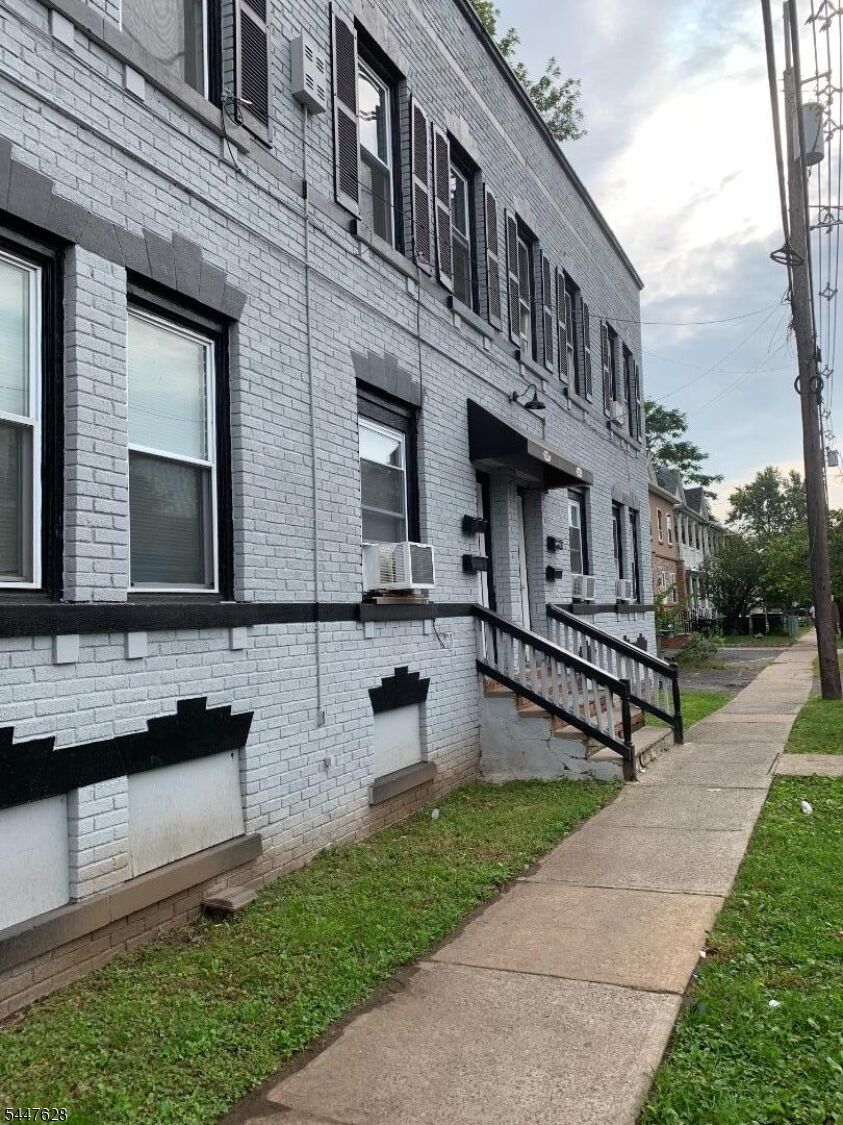 Property Photo: 1301 S 2nd St A NJ 07063