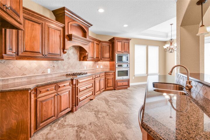 Property Photo: 1100 Southern Oaks Drive TX 77515