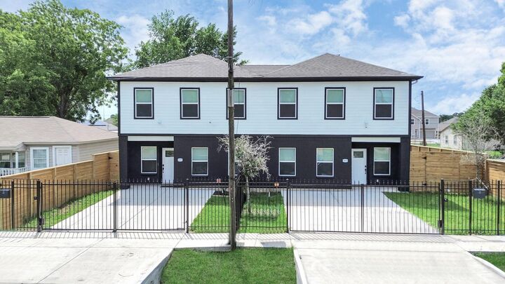 Property Photo: 8406 Parnell Street A/B TX 77051