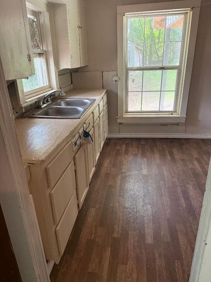 Property Photo:  808 Stokes Street  TX 75835 