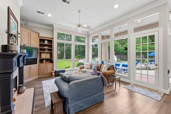 Property Photo: 54 N Wooded Brook Circle TX 77382