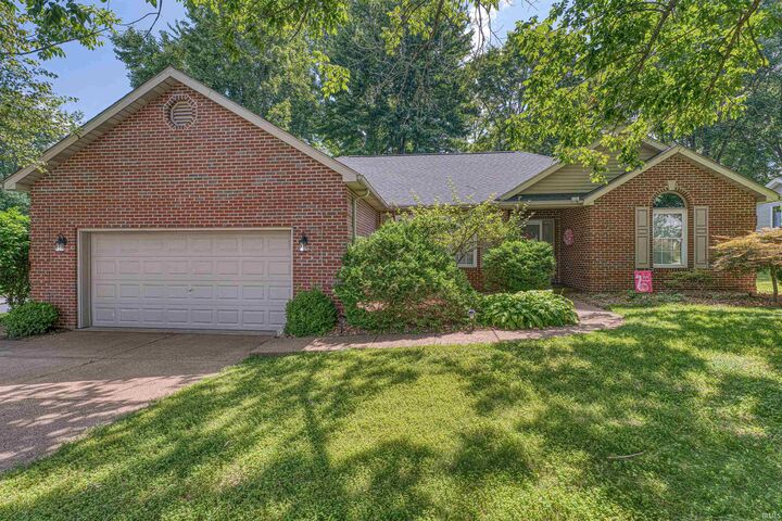 Property Photo: 4422 Summercreek Lane IN 47630