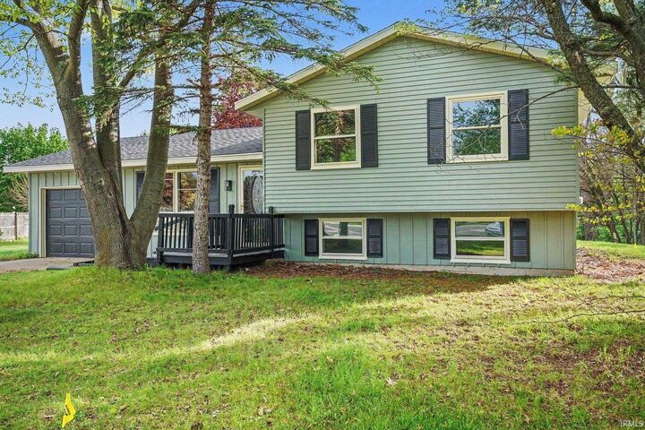Property Photo: 52283 Reynolds Drive IN 46507-9453