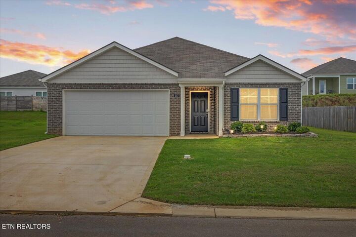 Property Photo:  117 Crescent Circle  TN 37826 