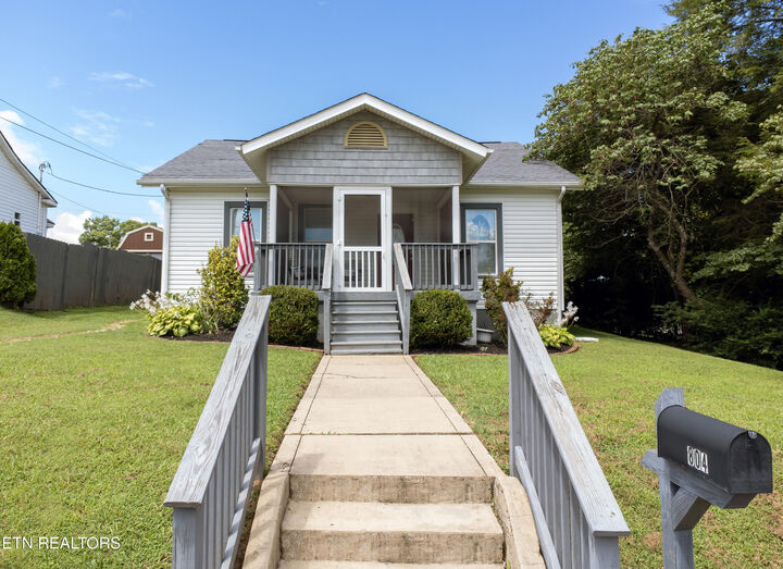Property Photo: 804 McCaslin Ave TN 37874