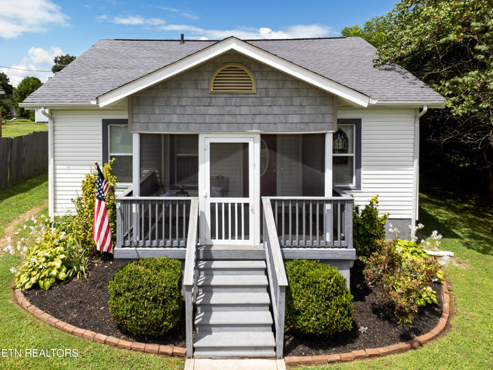Property Photo:  804 McCaslin Ave  TN 37874 