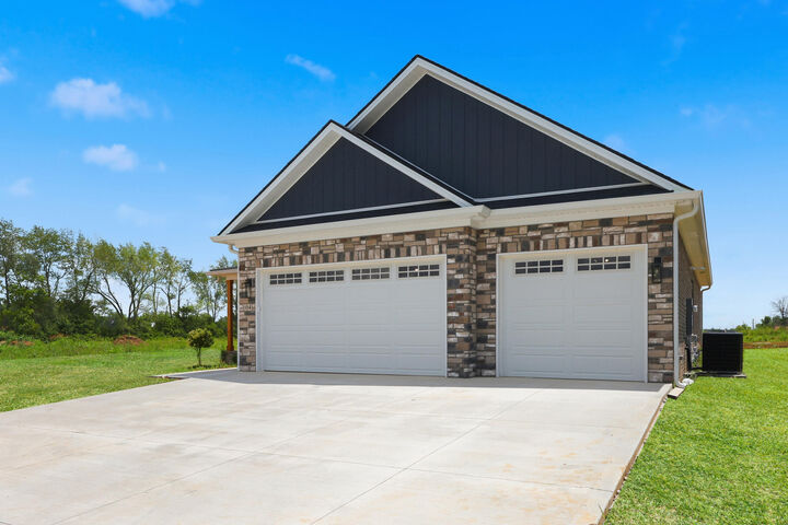 Property Photo:  104 Madison Avenue  KY 40356 