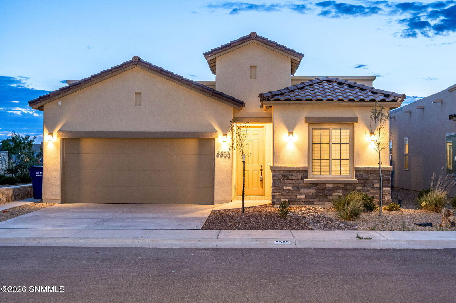 Property Photo:  