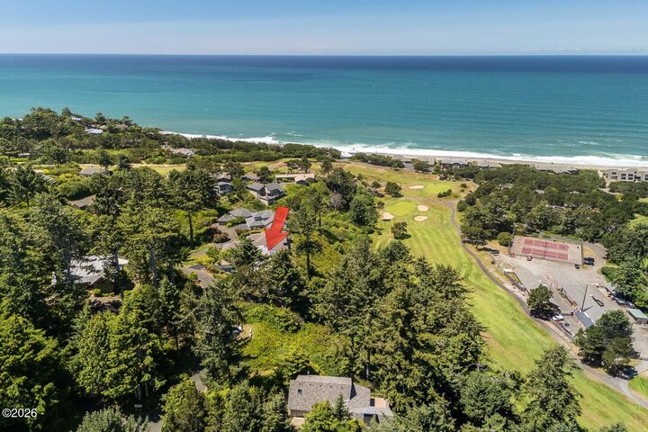 Property Photo: 142 E Bay Point Rd OR 97388