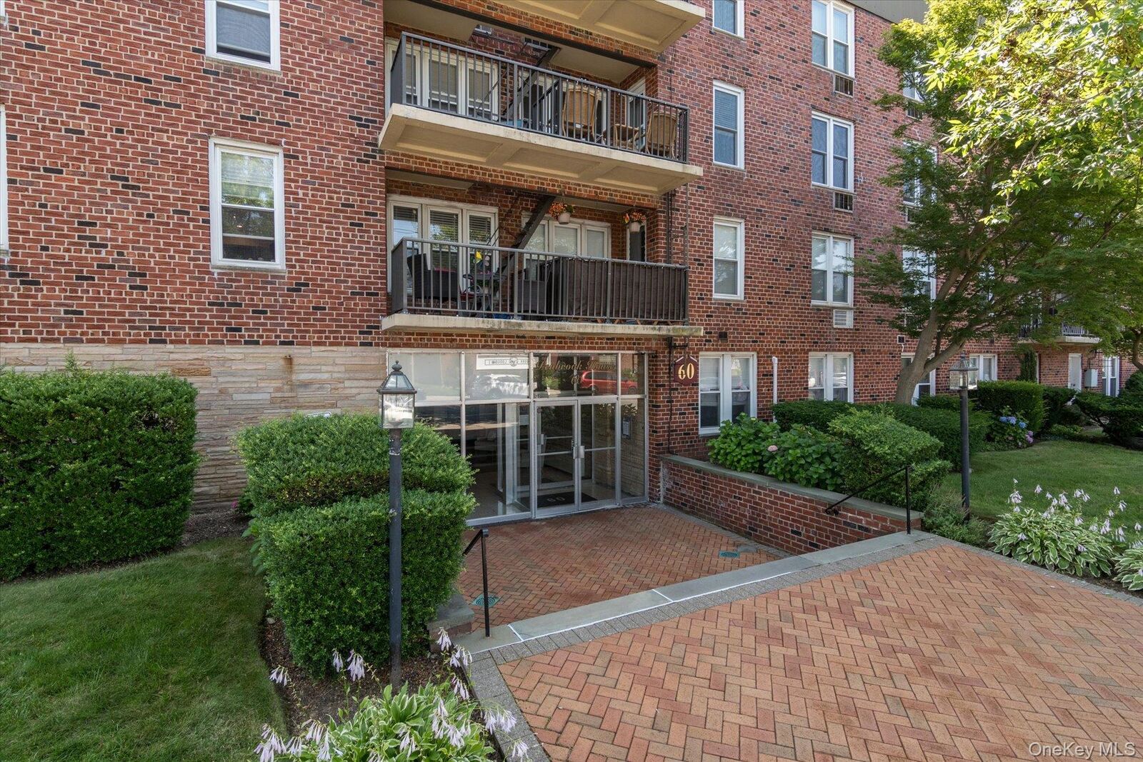 Property Photo:  60 Hempstead Avenue 2C  NY 11563 