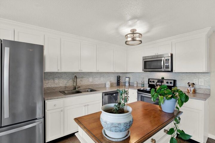Property Photo:  5642 Dove Drive  FL 34652 