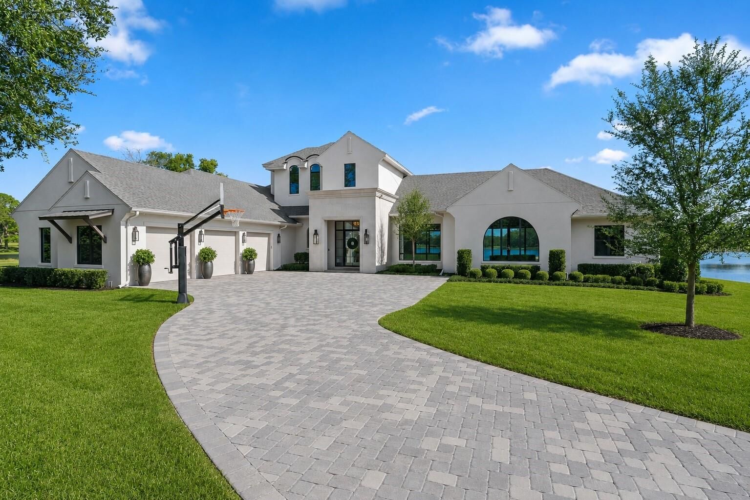 Property Photo: 320 Evansdale Road FL 32746
