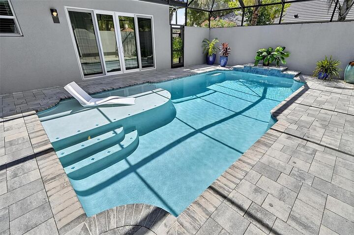 Property Photo: 38 New Leatherwood Drive FL 32137