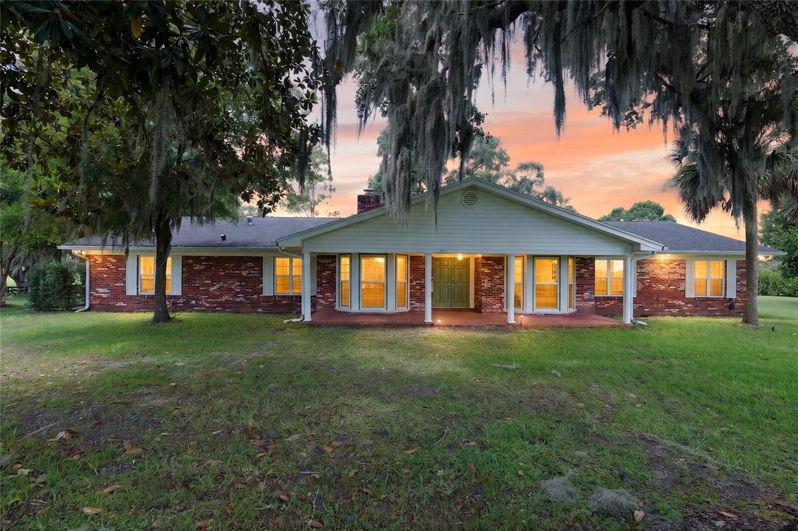 Property Photo: 8544 NW 160th Avenue FL 32668