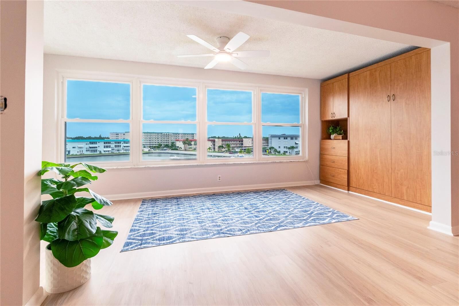 Property Photo: 5925 Shore Boulevard S 405 FL 33707