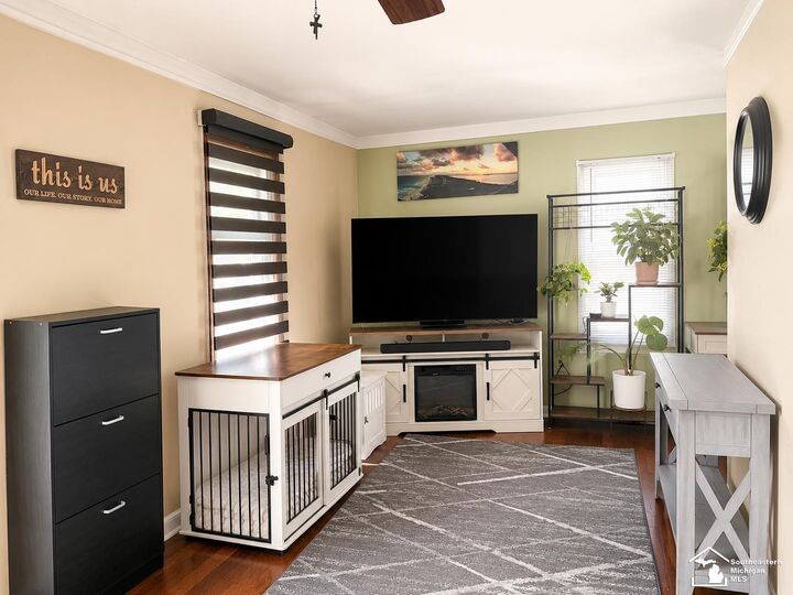 Property Photo: 1099 Cora Street MI 48192