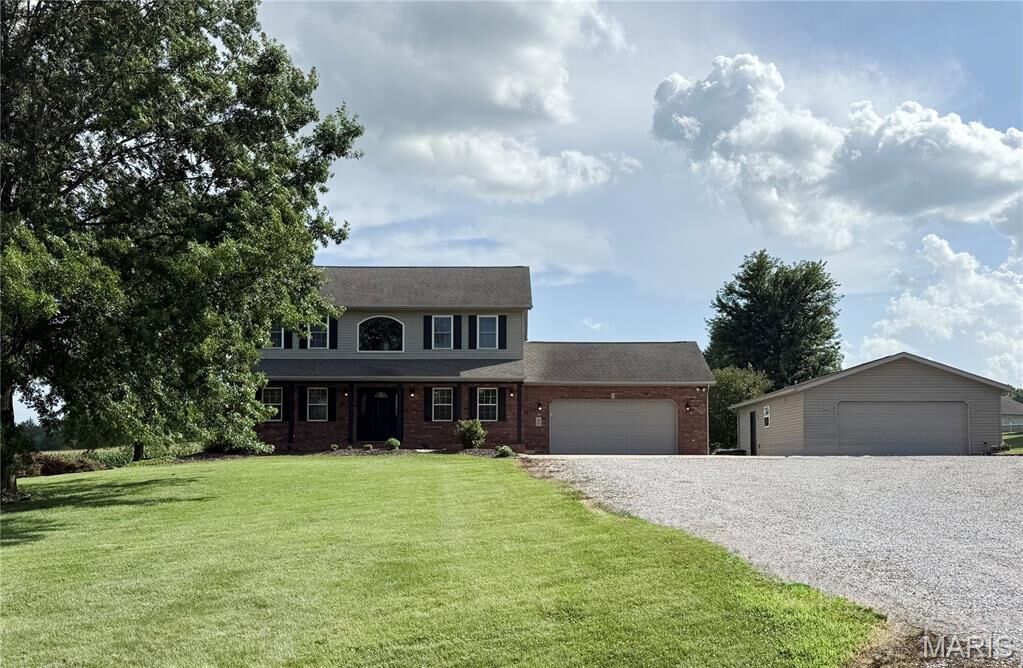 Property Photo: 26 Hickory Point IL 62067