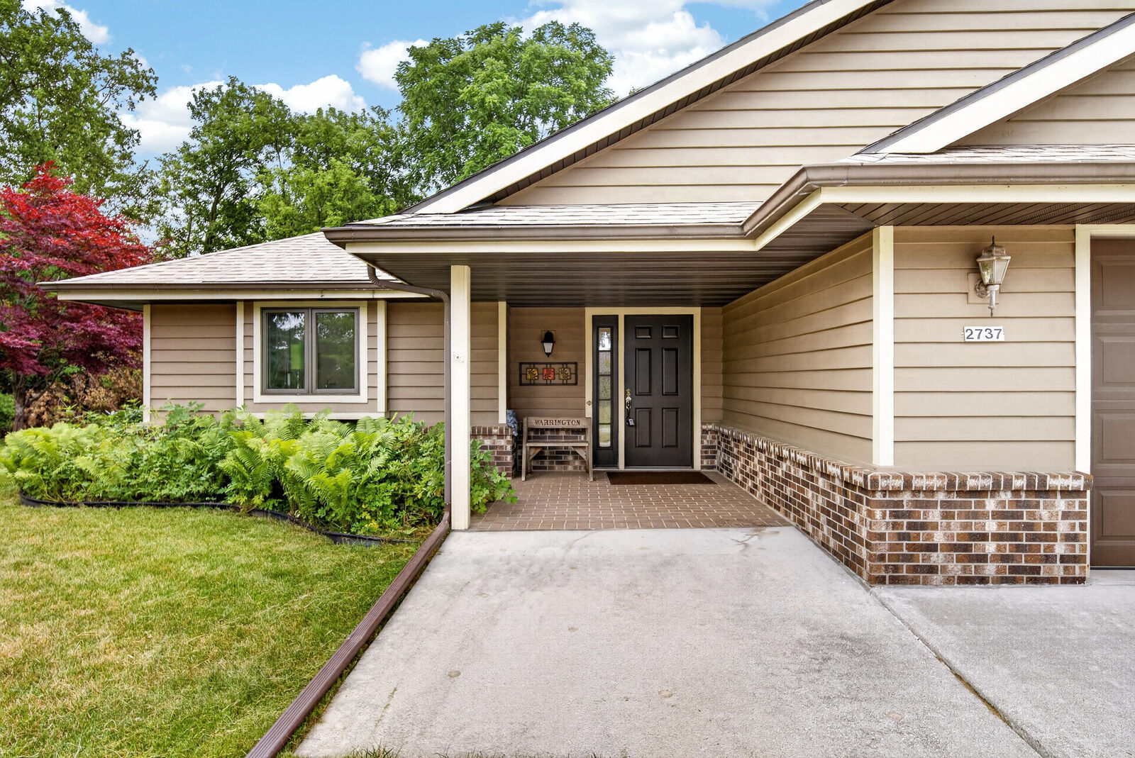 Property Photo: 2737 Windepoint Ct WI 53083