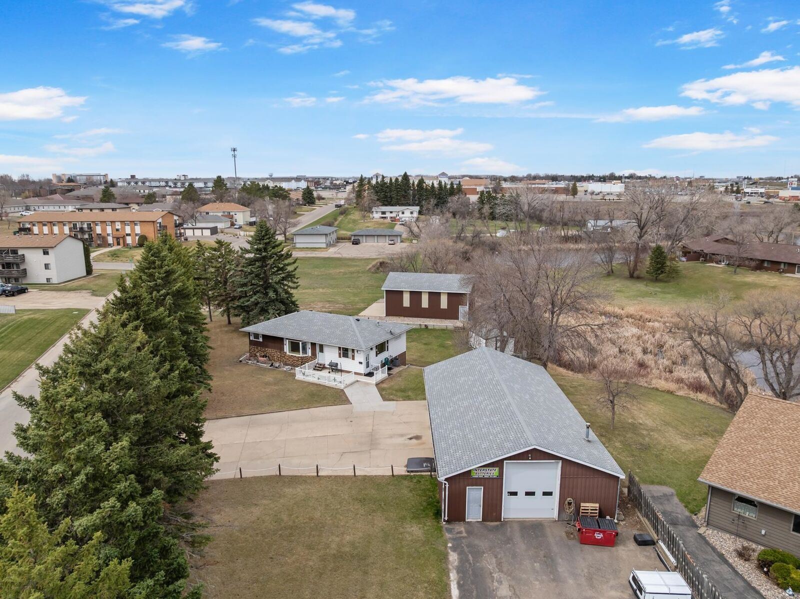 Property Photo: 600 SW 28th Ave ND 58701