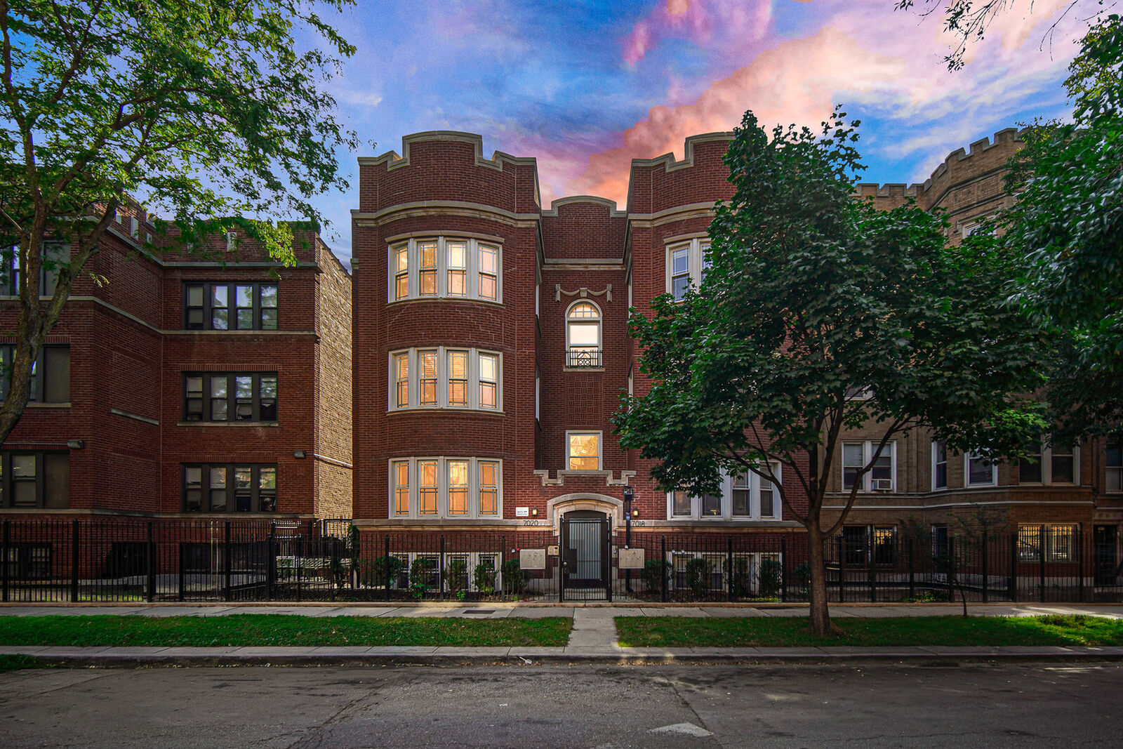 Property Photo:  7020 S Paxton Avenue Gs  IL 60649 