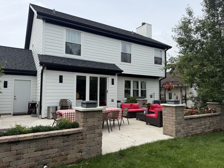 Property Photo: 1127 Yorkshire Drive N IL 60178