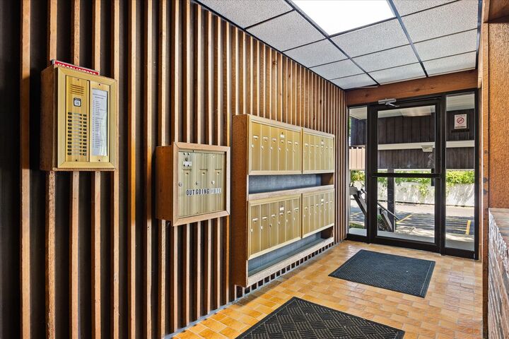 Property Photo:  1504 Woodbridge Road 3B  IL 60436 