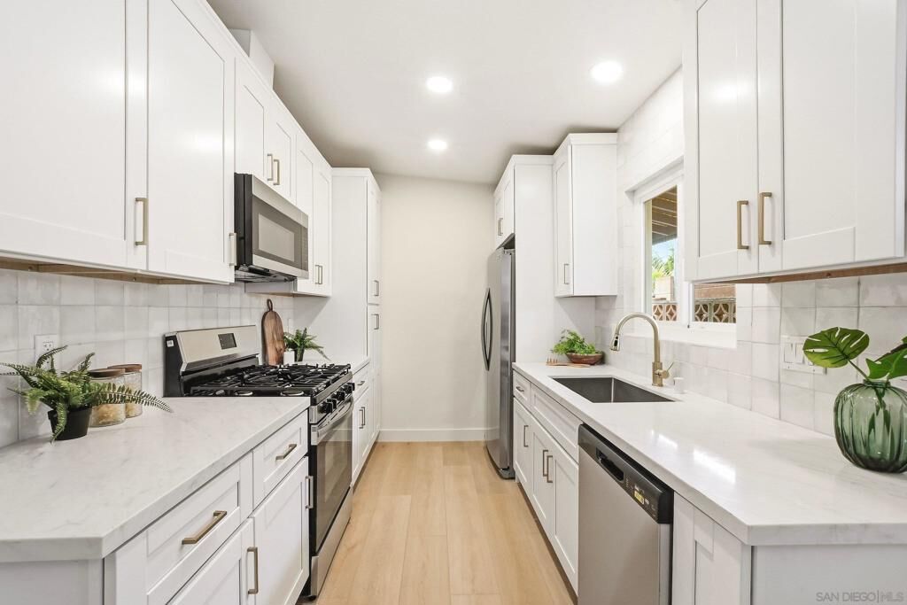 Property Photo: 451 Cherry Ave CA 91932