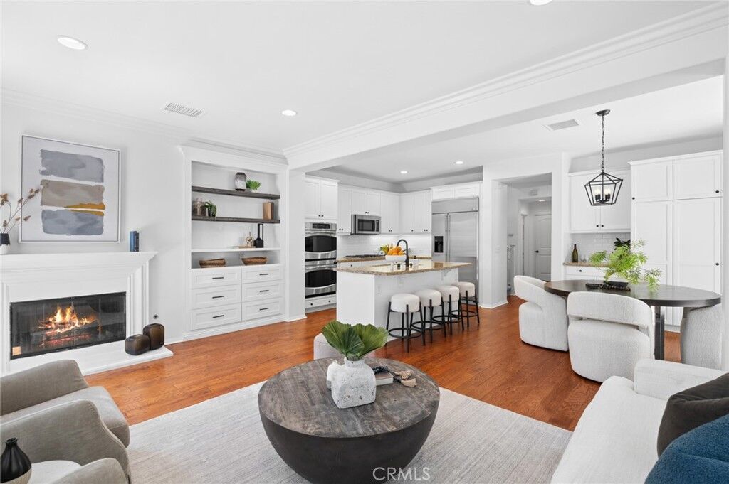 Property Photo:  10 Newton Court  CA 92677 