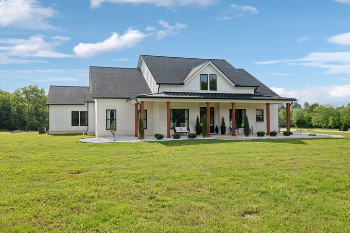 Property Photo: 2648 Wilson Overall Rd TN 37127