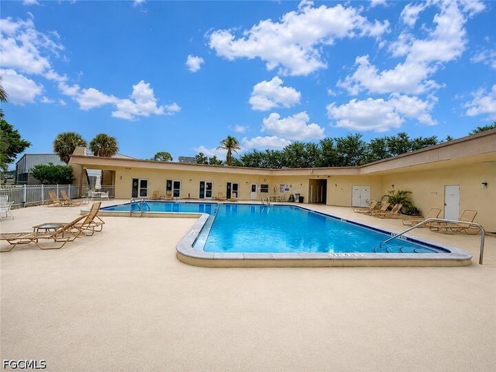 Property Photo: 2079 Barkeley Lane 13 FL 33907