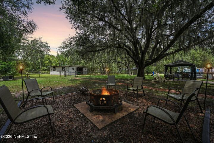 Property Photo:  215 Foxtail Avenue  FL 32068 
