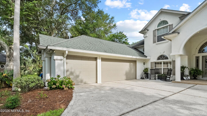 Property Photo: 1372 Windsor Harbor Drive FL 32225