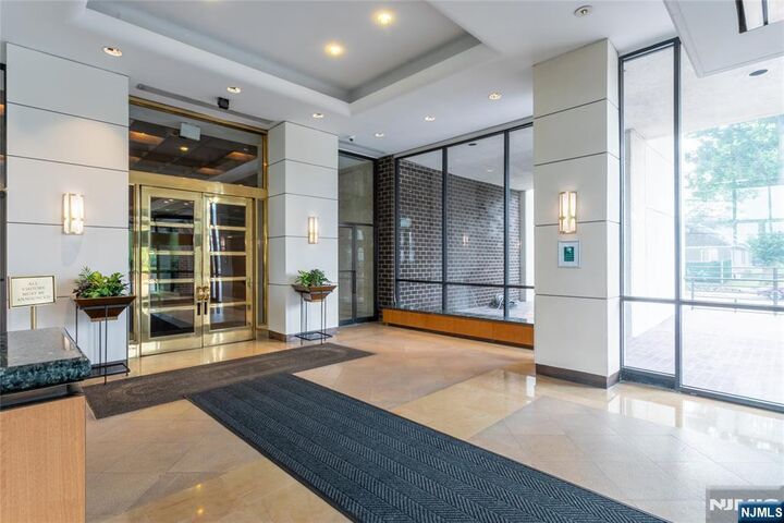 Property Photo:  1600 Parker Avenue 20A  NJ 07024 