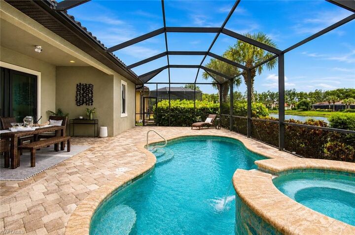 Property Photo: 4433 Tamarind Way FL 34119