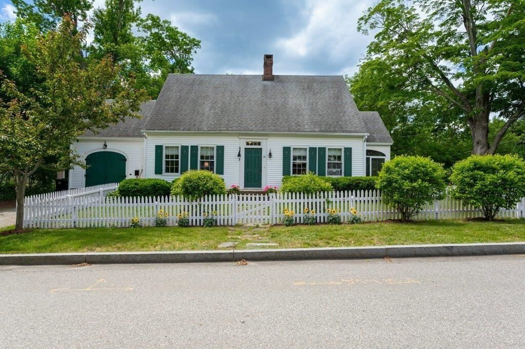 Property Photo: 16 Brookline Street NH 03064