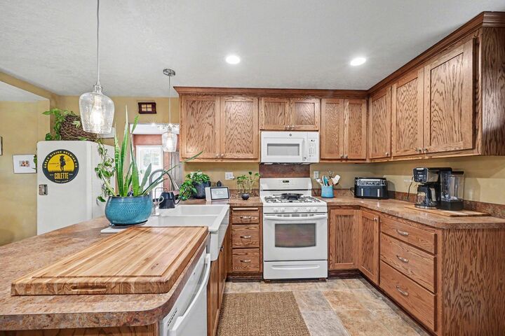 Property Photo:  1260 Woodbridge Street  MN 55117 