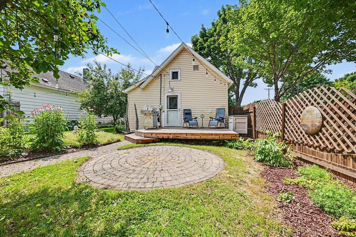 Property Photo: 1260 Woodbridge Street MN 55117