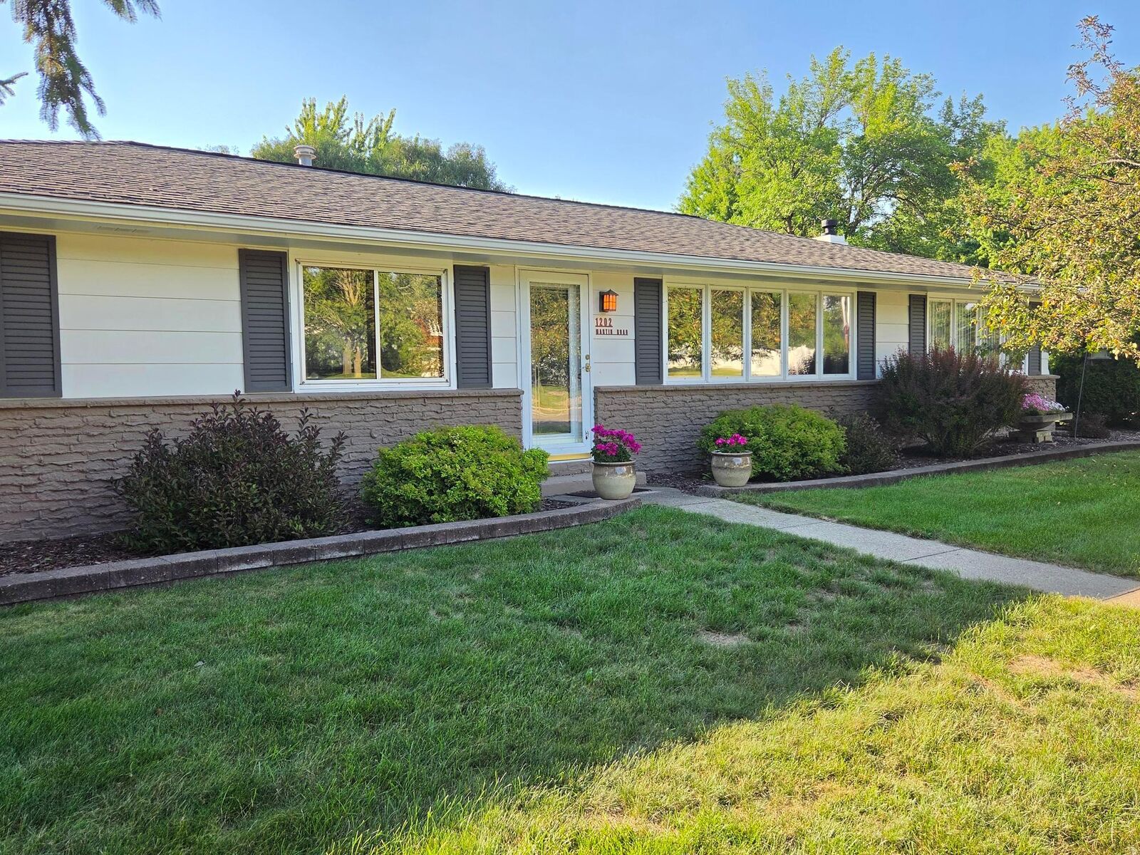 Property Photo: 1202 Martin Road MN 56007