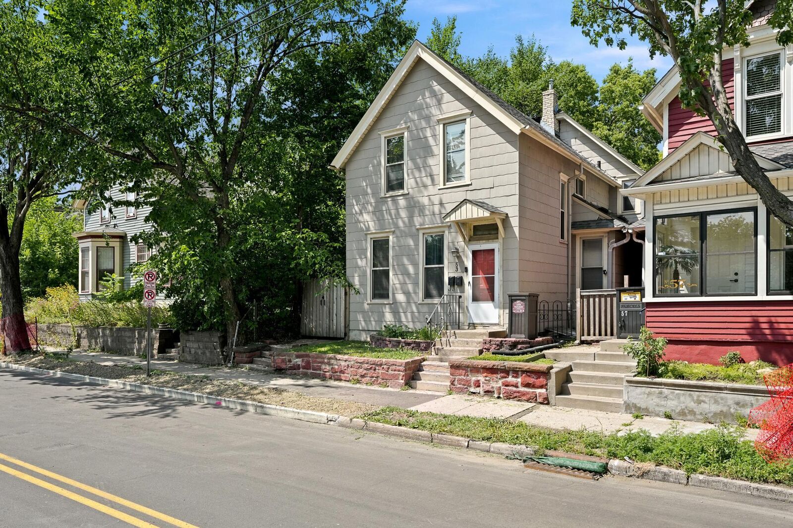 Property Photo:  53 Dale Street N  MN 55102 