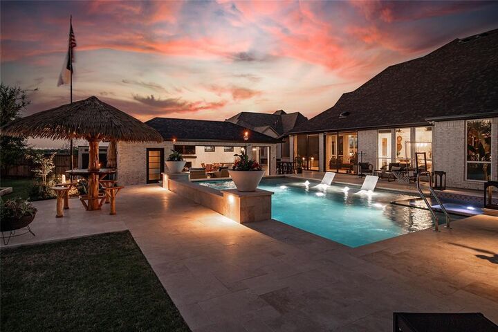 Property Photo: 1920 Lotus Court TX 76052